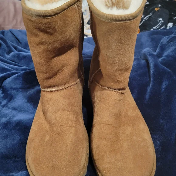 UGG Classic Chestnut Sheepskin Boots Size 10 - Picture 3 of 10